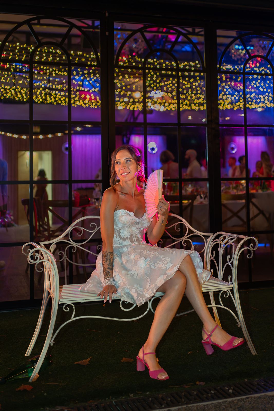 Portrait des mariés façon mode, mise en lumière soignée
